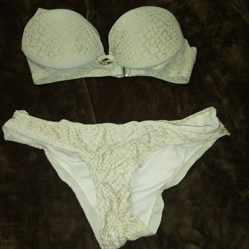 Victoria secret bikini 34c